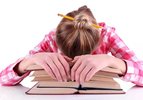 FOARTE TARE! Cum a răspuns un elev la o întrebare din lucrarea de control la istorie!