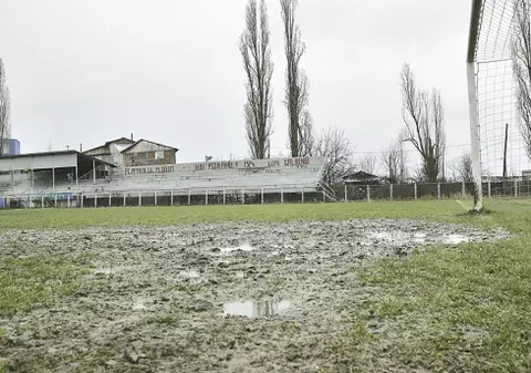 FABULOS. Un fotbalist din România ŞOCHEAZĂ: "N-am mai suportat şi l-am LOVIT! El NU MERITA roşu!"