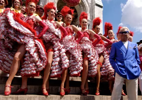 SUPER PERFORMANȚĂ! Dansatoarele de la MOULIN ROUGE, TREI noi RECORDURI MONDIALE! | VIDEO