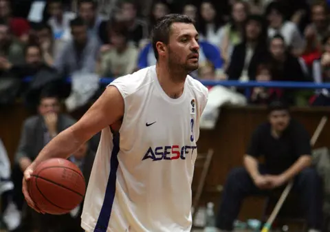 GALERIE FOTO / Presat să admită că l-a jefuit pe Toni Alexe