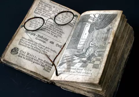 DESCOPERIRE CUTREMURĂTOARE! CARTE cu VRĂJI din ANTICHITATE, decodificată de specialiști 