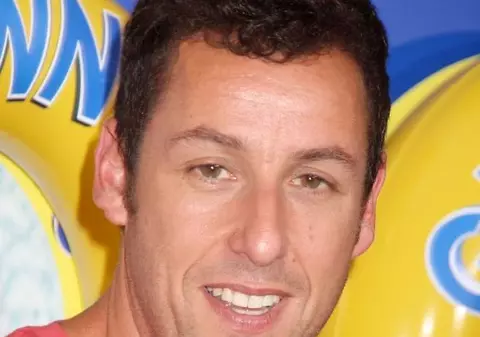 ADAM SANDLER, lider în topul STARURILOR PLĂTITE EXAGERAT!
