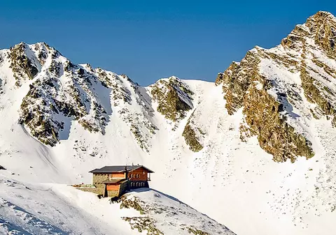 Pericol de avalanșe în Munții Făgăraș!