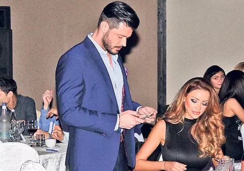 Uniţi de 4.000 € | Bianca Drăguşanu şi Victor Slav au fost convinşi să participe împreună la Miss Moldova