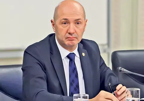 Senatorul Adrian Anghel încurcă planurile lui Ponta