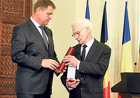 Ce a făcut Klaus Iohannis în prima zi ca preşedinte