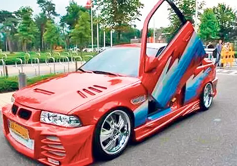 BMW «colivă de pomană»! Anunţul de vânzare al unei maşini care «fuje de rupe» a devenit viral pe internet