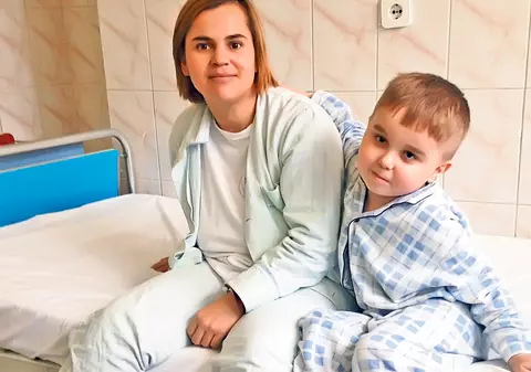 Operat de 23 de ori, la doar 10 ani