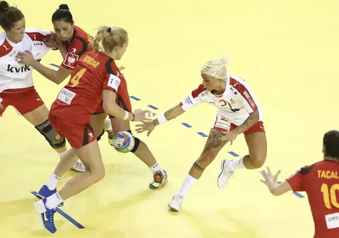 FOTO&VIDEO/ Playmakerul Danemarcei, Kristiansen, a avut o relație cu Gravholt, iar acum se iubește cu portărița Toft