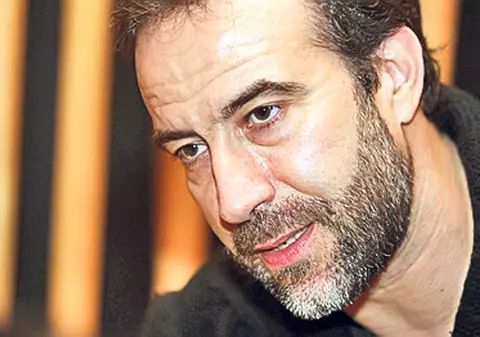 «Vărul» Şerban Pavlu a prins frica de copii: «Mi-e greu să-l joc pe Moş Crăciun»