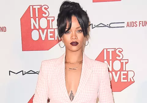 Rihanna, la puterea a doua! A dat drogurile pe maternitate