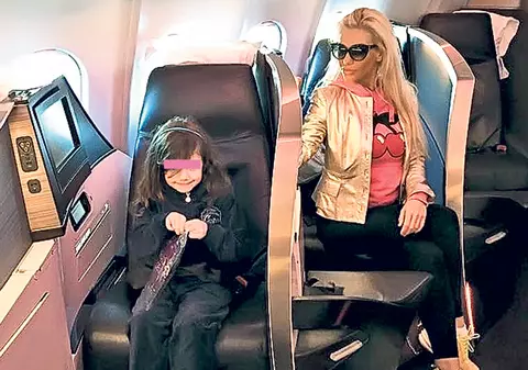 Ex-Tridenta Loredana trăieşte «pe cai mari» alături de miliardarul Oliver Morley! A zburat în Barbados cu avionul privat