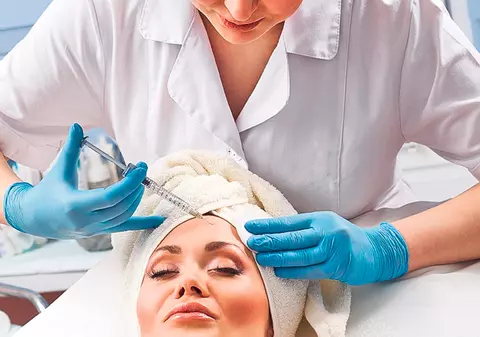 Noua modă după divorţ, în New York! Îşi pun botox ca să nu li se citească supărarea pe faţă