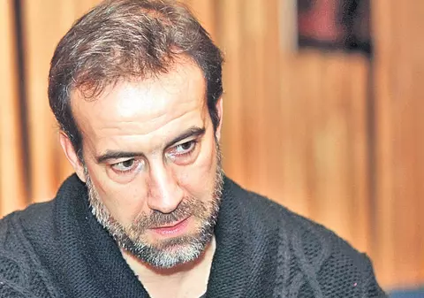 ŞERBAN PAVLU, celebrul Văru' din reclame, VREA SĂ SE DEZBRACE DIN NOU! Uite-l cum arăta GOL PUŞCĂ într-un film celebru