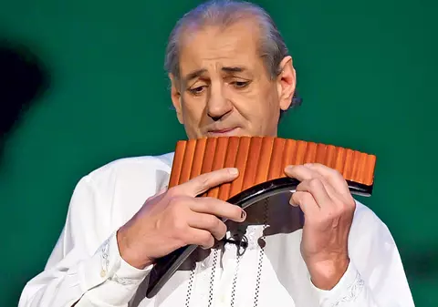 Ritualul zilnic de la care Gheorghe Zamfir nu se abate! Se roagă două ore pentru gâze, copaci şi oameni