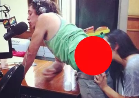 ANALINGUS, ÎN DIRECT, LA RADIO! Imaginea care A ORIPILAT INTERNETUL | FOTO 18+ ÎN ARTICOL
