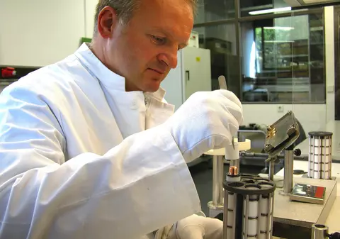 Ruşii vor să congeleze ADN-urile tuturor vieţuitoarelor care au trăit pe Terra