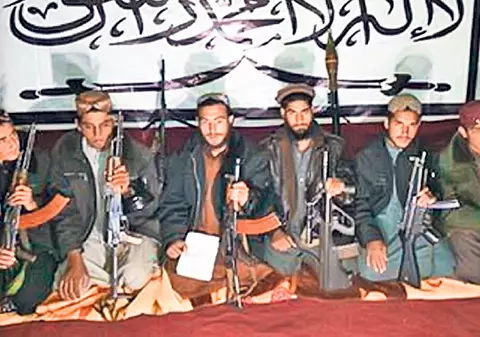 Talibanii trăgeau în copii cu zâmbetul pe buze