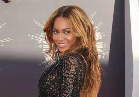 BEYONCE a BĂTUT orice RECORD! A întrecut-o deja pe LEGENDARA Dolly Parton
