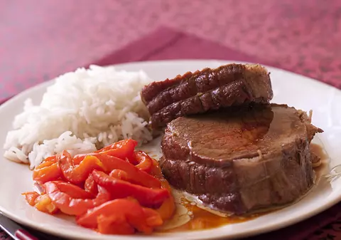 O moleculă de zahăr din carnea roșie, responsabilă de apariţia cancerului