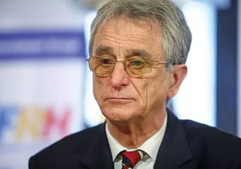 Cristian Gaţu a găsit leacul pentru ca ^handbalistele să nu se mai înece la mal: "Costă, dar merită!”