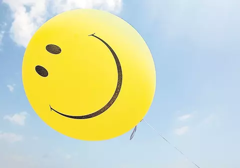CE NE ENERVEAZĂ | Emoticonul şi ghilimeaua