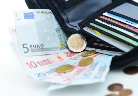 VEȘTI PROASTE pentru românii cu RATE în EURO