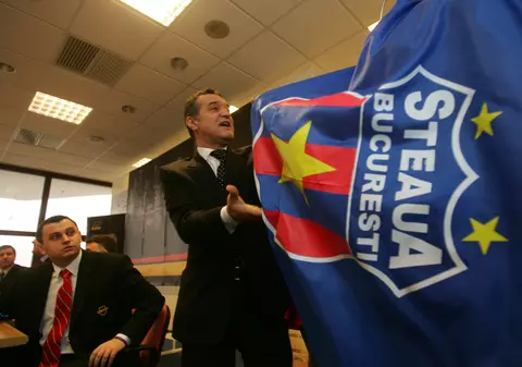 SCANDALUL MARCA / Steaua anunţă azi noua emblemă a clubului 