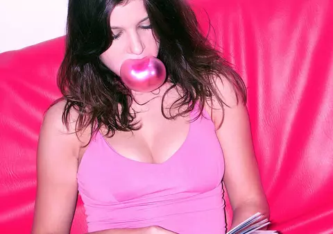 Ce se întâmplă dacă înghițim guma?