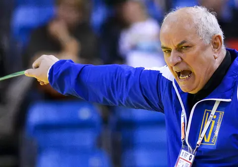 Umilința din Danemarca s-a lăsat cu scandal. ^Tadici îl ia peste picior pe antrenorul Tomas Ryde și dă din casă: fetele beau de sting!