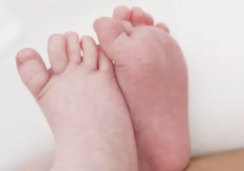 O femeie a născut LA DOUĂ LUNI DUPĂ CE A MURIT! Cum a fost posibil