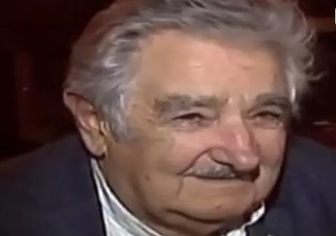 GESTUL UIMITOR făcut de cel mai SĂRAC președinte din lume, în fața unui CERȘETOR: "Nu am monedă, dar..." | VIDEO