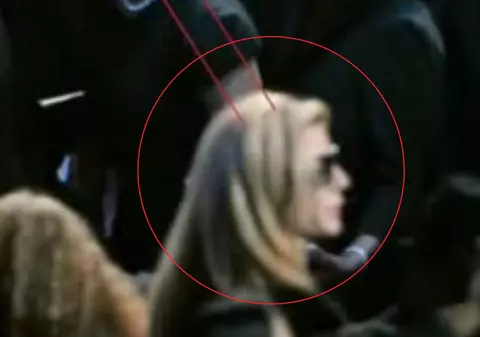 TEORIE ULUITOARE! MICHAEL JACKSON E VIU! Megastarul, fotografiat deghizat în femeie| VIDEO