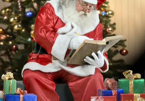 De Sărbători, un fotbalist român a dat în mintea copiilor/ VIDEO