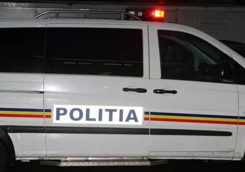 ACCIDENT STUPID la POLIȚIA CAPITALEI. UN AGENT a ajuns la spital, după ce A CĂZUT PE SCĂRI