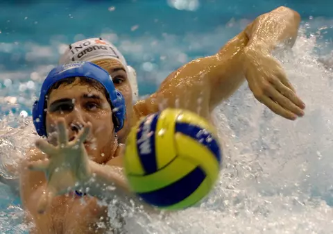 Cel mai tare din bazin. Cosmin Radu, poloistul anului 2015