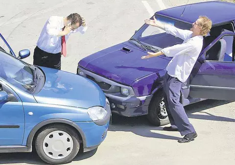 VREMURI GRELE pentru FIRMELE DE ASIGURĂRI RCA. Ce se întâmplă în PARLAMENT?