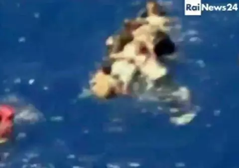 ROMÂNCA aflată la bordul FERIBOTULUI care a luat FOC ÎN GRECIA  A FOST SALVATĂ