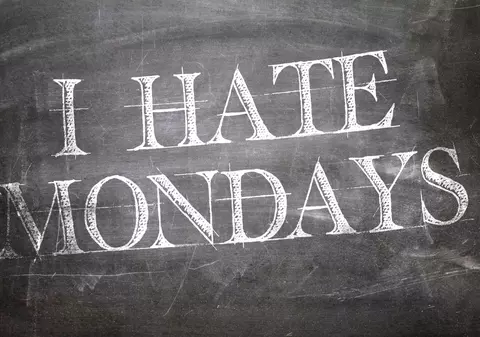 LUNI, 1 DECEMBRIE, și tu ești la muncă? Câteva idei despre ziua de azi, care te vor face să zâmbești!