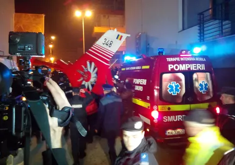 Părți din elicopterul prăbușit la Siutghiol, găsite și ridicate de echipele de căutare | FOTO