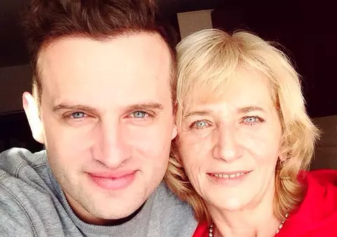 Ce ochi pătrunzători are mama lui Sorin Brotnei!