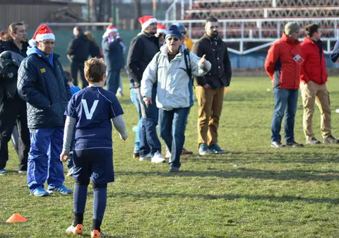 Andreea Esca şi-a dat băiatul la rugby pentru a respecta tradiţia familiei: «În sfârşit, tata e fericit!» 