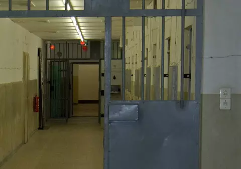 Un DEȚINUT condamnat pentru FURT a EVADAT de la PENITENCIARUL PELENDAVA!
