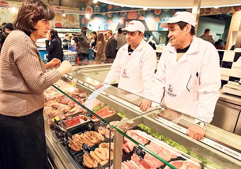 Fii cu ochii în patru când cumperi carne! Operaţiunea caltaboşi gustoşi şi sănătoşi