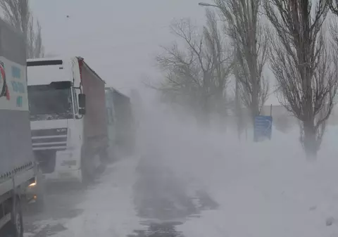 DRUMURI ÎNCHISE din cauza zăpezii!