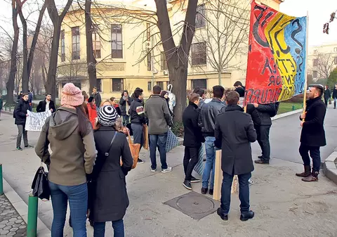«Particulara» îngroapă visul la studenţie