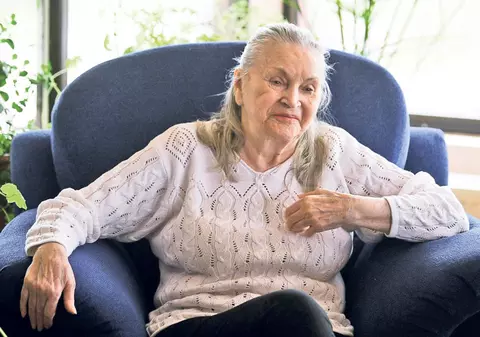 EXCLUSIV | Adevărata viaţă a Zinei Dumitrescu în azilul în care îşi trăieşte ultimii ani