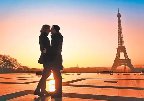 Efecte neaşteptate după atentatele de la Paris. Romantism cu reducere 25%