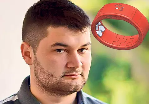 Muzică după brăţară. Un tânăr clujean vrea să ajute persoanele care nu aud