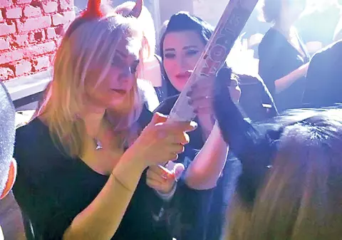 Barmaniţă în clubul iubitului! Pentru Cristina Cioran bate vântul reprofilării